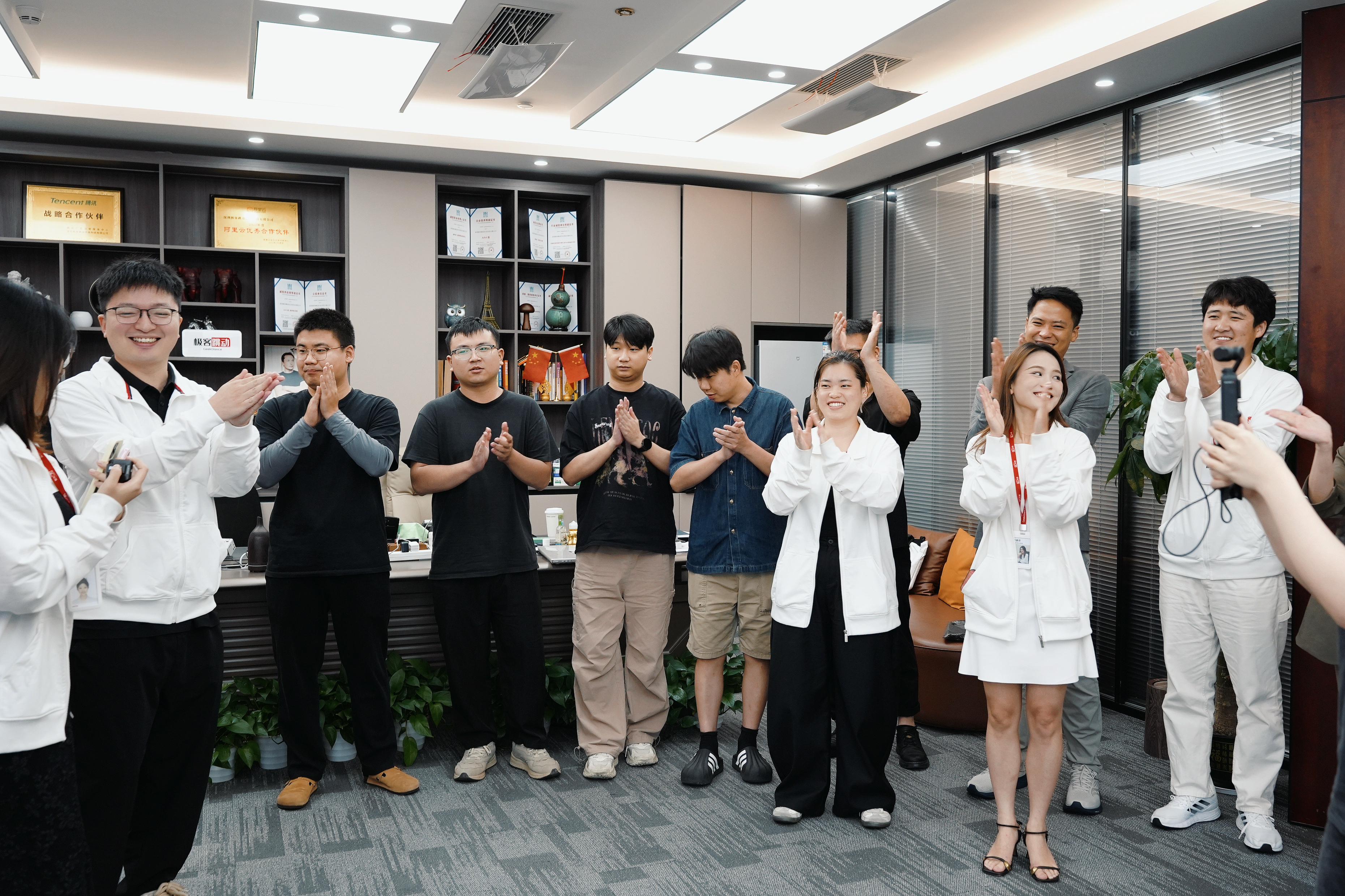 极客跳动正式加入深圳市人工智能行业协会|助力企业AI技术落地